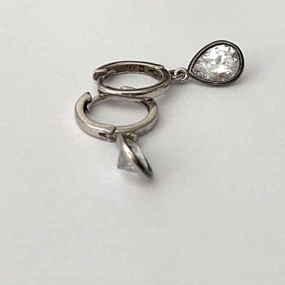 925 Silver drop cubic zirconia hoops earrings - Picture 3 of 3